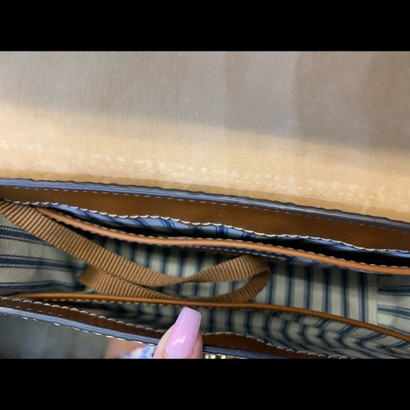 Dooney & Bourke Purse (TRADES ACCEPTED) - Picture 4 of 5